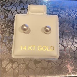 14k yellow Gold 4mm white Pearl Stud Earrings
